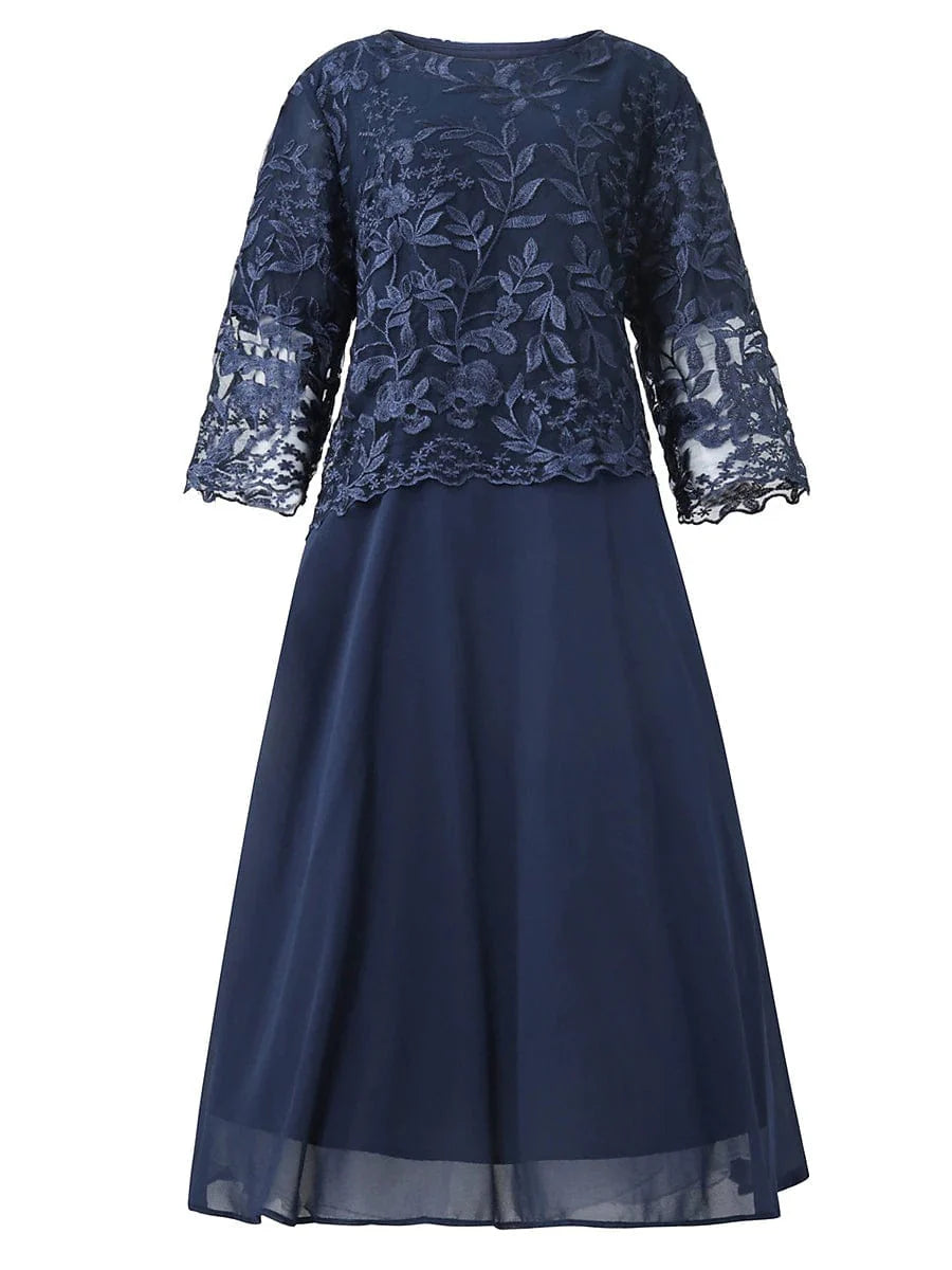 Elegant Navy Blue Lace Midi Dress for Plus Size Women