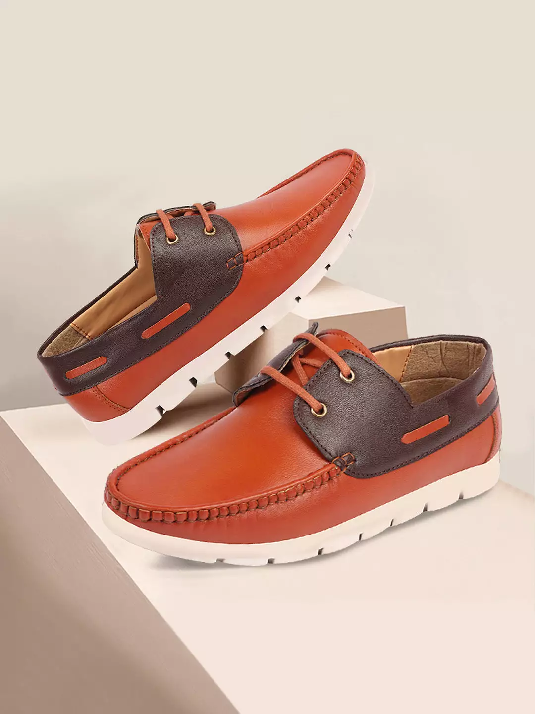 Men Tan Side Lace Stitched Design Lace Up Boat Shoes