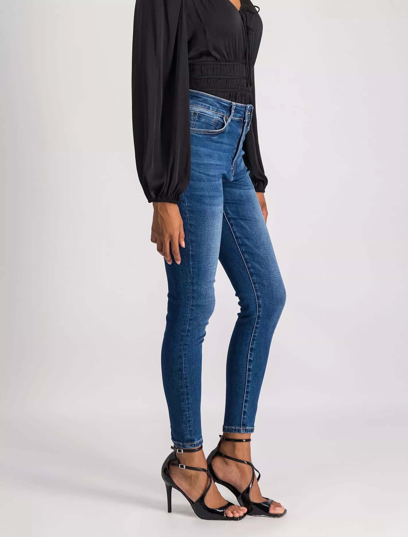 Nala Mid-Rise Skinny Jeans