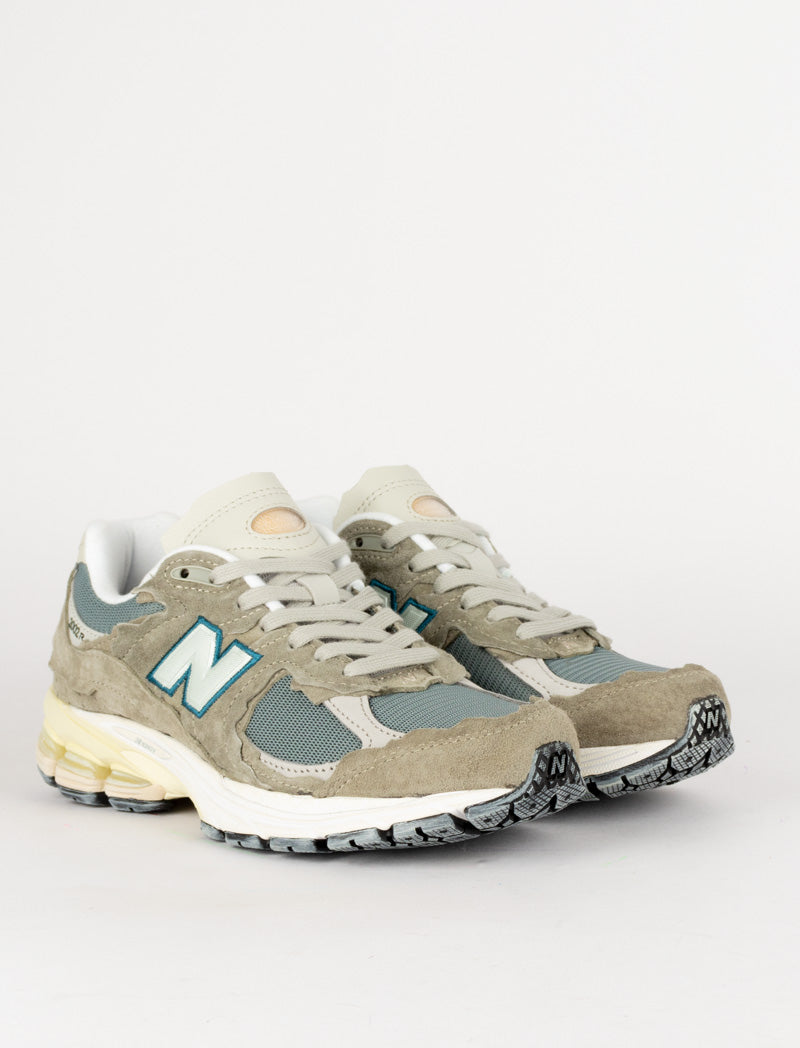 New Balance 2002R Trainers Mirage Grey / Trooper